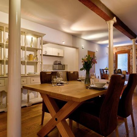סטמפורד Stylish Town Centre Stay - 2-Bed Luxury Suite With Wifi מראה חיצוני תמונה