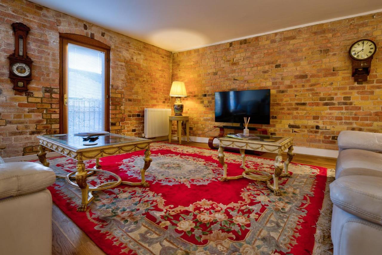 סטמפורד Stylish Town Centre Stay - 2-Bed Luxury Suite With Wifi מראה חיצוני תמונה