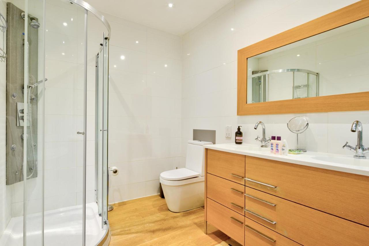 סטמפורד Stylish Town Centre Stay - 2-Bed Luxury Suite With Wifi מראה חיצוני תמונה